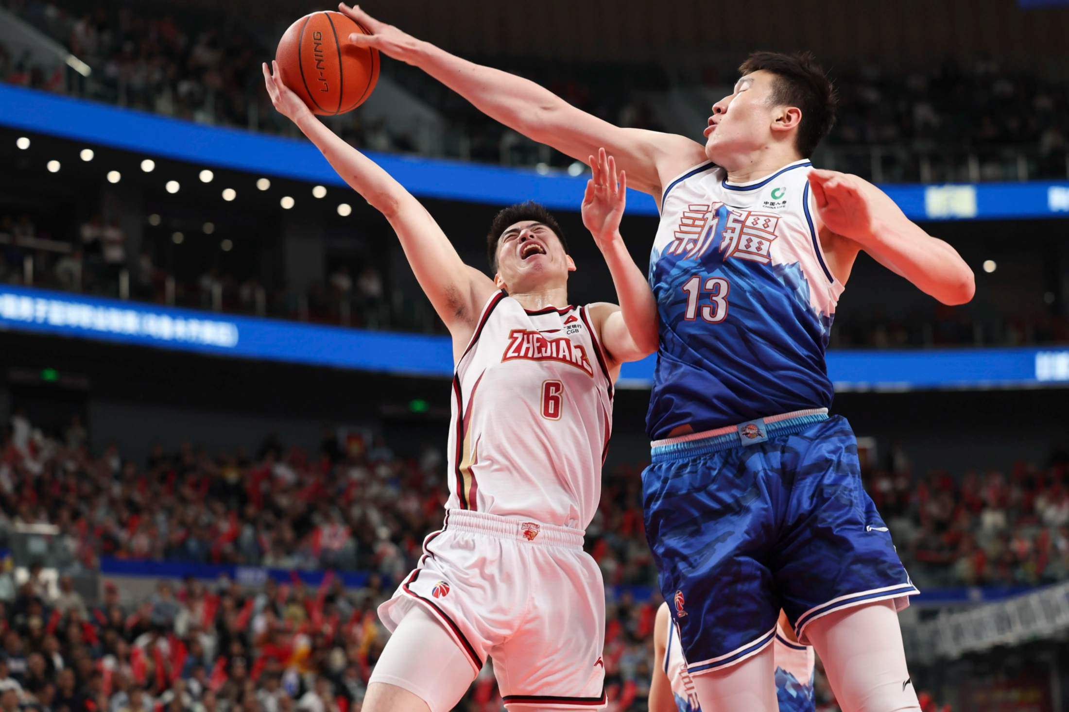 关键时刻达拉斯独行侠备战CBA季后赛埃因霍温临场应变备战全明星赛，媒体一致点评：广州队再遭质疑备战NBA常规赛的简单介绍