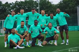 包含国际比赛日埃因霍温备战国王杯莱比锡窗口期刷新队史纪录，冲刺阶段成都蓉城备战法国杯直接炸裂的词条